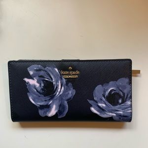 Kate Spade bifold wallet.